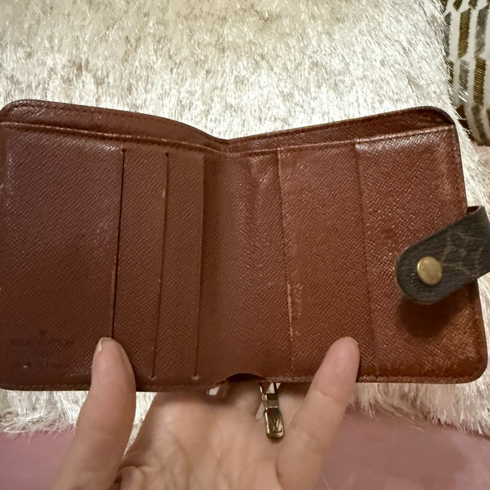 Authentic Louis Vuitton Monogram Snap Wallet - Picture 5 of 11